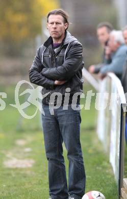 Fussball Kaerntner Liga. Griffen gegen Bleiburg. Trainer Franz Polanz (Griffen). Griffen, am 16.4.2011.
Foto: Kuess
---
pressefotos, pressefotografie, kuess, qs, qspictures, sport, bild, bilder, bilddatenbank