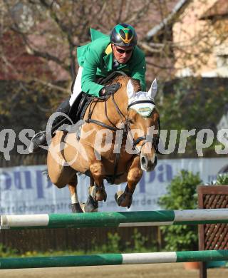 Reiten. Reit- und Springturnier. Dieter Koefler auf Glock s Prince De Vaux. St. Veit, am 17.4.2011.
Foto: Kuess
---
pressefotos, pressefotografie, kuess, qs, qspictures, sport, bild, bilder, bilddatenbank