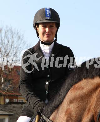 Reiten. Reit- und Springturnier. Andrea Skorianz-Jenull. St. Veit, am 17.4.2011.
Foto: Kuess
---
pressefotos, pressefotografie, kuess, qs, qspictures, sport, bild, bilder, bilddatenbank