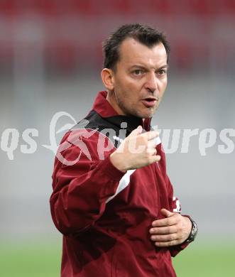 Fussball Regionalliga. SK Austria Klagenfurt gegen GAK. Trainer Rudolf Perz (Klagenfurt). Klagenfurt, am 8.4.2011.
Foto: Kuess
---
pressefotos, pressefotografie, kuess, qs, qspictures, sport, bild, bilder, bilddatenbank