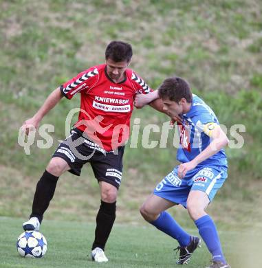 Fussball. Regionalliga. Feldkirchen SV gegen GAK. Miloti Auron (Feldkirchen),  Deutschmann Christian (GAK). Klagenfurt, 22.4.2011.
Foto: Kuess

---
pressefotos, pressefotografie, kuess, qs, qspictures, sport, bild, bilder, bilddatenbank