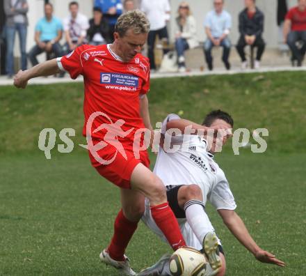 Fussball Unterliga Ost. DSG Sele Zell gegen SV Ludmannsdorf. Samir Cavkunovic (Sele Zell), Stefan Hafner (Ludmannsdorf). Zell Pfarre, am 23.4.2011.
Foto: Kuess
---
pressefotos, pressefotografie, kuess, qs, qspictures, sport, bild, bilder, bilddatenbank