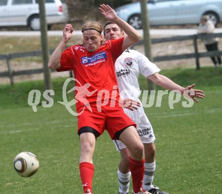 Fussball Unterliga Ost. DSG Sele Zell gegen SV Ludmannsdorf. Alen Rajkovic (Sele Zell), Florian Hafner (Ludmannsdorf). Zell Pfarre, am 23.4.2011.
Foto: Kuess
---
pressefotos, pressefotografie, kuess, qs, qspictures, sport, bild, bilder, bilddatenbank