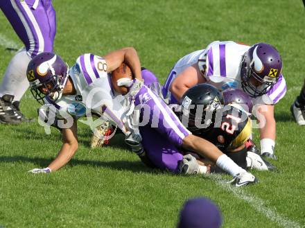 AFL. American Football. Black Lions gegen Vienna Vikings. Kellen Pruitt (Black Lions), Laurinho Walch (Vienna Vikings). Villach, am 24.4.2011.
Foto: Kuess
---
pressefotos, pressefotografie, kuess, qs, qspictures, sport, bild, bilder, bilddatenbank