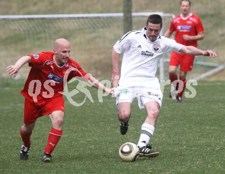 Fussball Unterliga Ost. DSG Sele Zell gegen SV Ludmannsdorf. Florijan Dovjak (Sele Zell), Stefan Hafner (Ludmannsdorf). Zell Pfarre, am 23.4.2011.
Foto: Kuess
---
pressefotos, pressefotografie, kuess, qs, qspictures, sport, bild, bilder, bilddatenbank