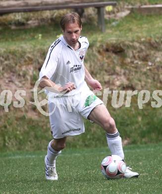 Fussball Unterliga Ost. DSG Sele Zell gegen SV Ludmannsdorf. Christian Glantschnig (Ludmannsdorf). Zell Pfarre, am 23.4.2011.
Foto: Kuess
---
pressefotos, pressefotografie, kuess, qs, qspictures, sport, bild, bilder, bilddatenbank