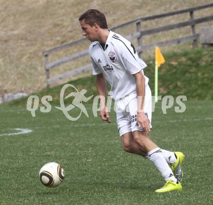 Fussball Unterliga Ost. DSG Sele Zell gegen SV Ludmannsdorf. Johannes Kroepfl (Ludmannsdorf). Zell Pfarre, am 23.4.2011.
Foto: Kuess
---
pressefotos, pressefotografie, kuess, qs, qspictures, sport, bild, bilder, bilddatenbank