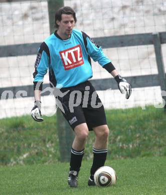 Fussball Unterliga Ost. DSG Sele Zell gegen SV Ludmannsdorf. Martin Koller (Ludmannsdorf). Zell Pfarre, am 23.4.2011.
Foto: Kuess
---
pressefotos, pressefotografie, kuess, qs, qspictures, sport, bild, bilder, bilddatenbank