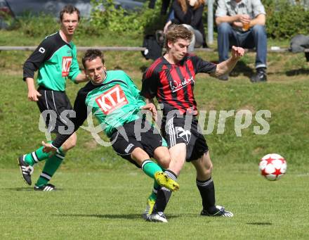 Fussball Unterliga Ost. SV Ludmannsdorf gegen Ruden. Roman Weber, Johannes Kroepfl (Ludmannsdorf), Tadej Trdina (Ruden). Ludmannsdorf, am 1.5.2011.
Foto: Kuess
---
pressefotos, pressefotografie, kuess, qs, qspictures, sport, bild, bilder, bilddatenbank