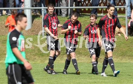 Fussball Unterliga Ost. SV Ludmannsdorf gegen Ruden. Torjubel (Ruden). Ludmannsdorf, am 1.5.2011.
Foto: Kuess
---
pressefotos, pressefotografie, kuess, qs, qspictures, sport, bild, bilder, bilddatenbank