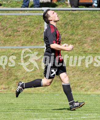 Fussball Unterliga Ost. SV Ludmannsdorf gegen Ruden. Torjubel Bostjan Hodzar (Ruden). Ludmannsdorf, am 1.5.2011.
Foto: Kuess
---
pressefotos, pressefotografie, kuess, qs, qspictures, sport, bild, bilder, bilddatenbank