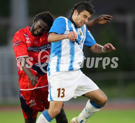 Fussball KFV Cup. VSV gegen SAK. Sandro Ebner, (VSV), Makanda Christian Mpaka  (SAK). Villach, 3.5.2011.
Foto: Kuess
---
pressefotos, pressefotografie, kuess, qs, qspictures, sport, bild, bilder, bilddatenbank