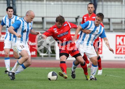 Fussball KFV Cup. VSV gegen SAK.  Andreas Helmut Morak, Ivan Drmac, (VSV), Grega Triplat (SAK). Villach, 3.5.2011.
Foto: Kuess
---
pressefotos, pressefotografie, kuess, qs, qspictures, sport, bild, bilder, bilddatenbank