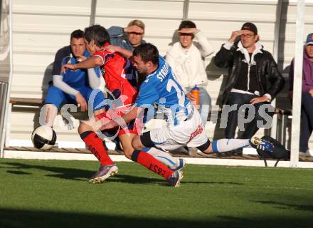 Fussball KFV Cup. VSV gegen SAK. Patrick Rene Striednig, (VSV), Thomas Riedl  (SAK). Villach, 3.5.2011.
Foto: Kuess
---
pressefotos, pressefotografie, kuess, qs, qspictures, sport, bild, bilder, bilddatenbank