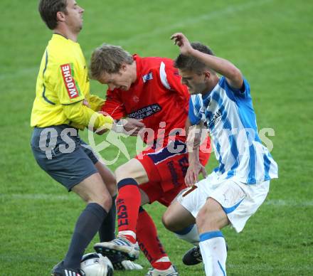 Fussball KFV Cup. VSV gegen SAK. Ivan Drmac,  (VSV), Christian Samitsch,  (SAK), Schiedsrichter. Villach, 3.5.2011.
Foto: Kuess
---
pressefotos, pressefotografie, kuess, qs, qspictures, sport, bild, bilder, bilddatenbank