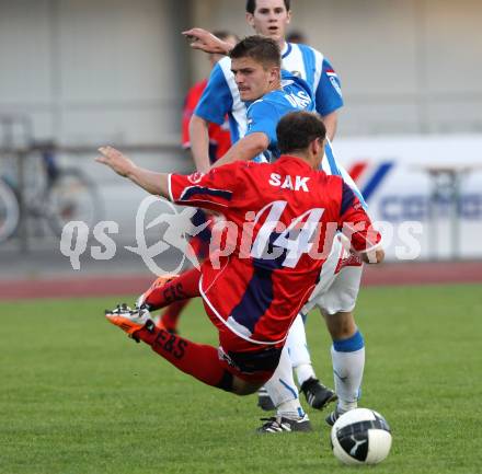 Fussball KFV Cup. VSV gegen SAK. Ivan Drmac,  (VSV), Christian Dlopst (SAK). Villach, 3.5.2011.
Foto: Kuess
---
pressefotos, pressefotografie, kuess, qs, qspictures, sport, bild, bilder, bilddatenbank