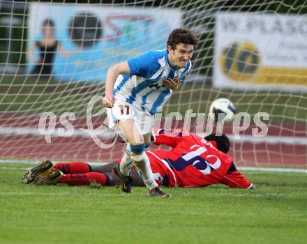 Fussball KFV Cup. VSV gegen SAK. Julian Brandstaetter,  (VSV), Makanda Christian Mpaka (SAK). Villach, 3.5.2011.
Foto: Kuess
---
pressefotos, pressefotografie, kuess, qs, qspictures, sport, bild, bilder, bilddatenbank