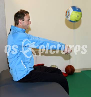 Eishockey, Schispringen, Radsport. Training, Reha in der Privatklinik Maria Hilf. Schispringen. Heinz Kuttin. KLagenfurt, am 23.12.2010.
Foto: Kuess
---
pressefotos, pressefotografie, kuess, qs, qspictures, sport, bild, bilder, bilddatenbank