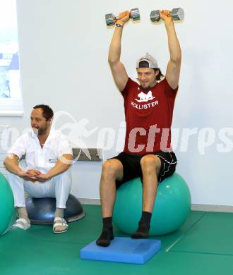 Eishockey, Schispringen, Radsport. Training, Reha in der Privatklinik Maria Hilf. Eishockey. Christoph Brandner (KAC). KLagenfurt, am 23.12.2010.
Foto: Kuess
---
pressefotos, pressefotografie, kuess, qs, qspictures, sport, bild, bilder, bilddatenbank