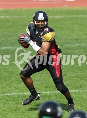 AFL. American Football. Black Lions gegen Vienna Vikings. Maurice Banks (Black Lions). Villach, am 24.4.2011.
Foto: Kuess
---
pressefotos, pressefotografie, kuess, qs, qspictures, sport, bild, bilder, bilddatenbank