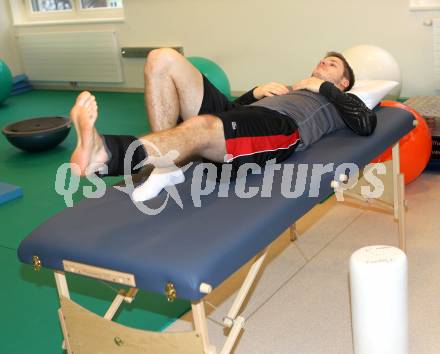 Eishockey, Schispringen, Radsport. Training, Reha in der Privatklinik Maria Hilf. Eishockey. Stefan Geier (KAC). KLagenfurt, am 23.12.2010.
Foto: Kuess
---
pressefotos, pressefotografie, kuess, qs, qspictures, sport, bild, bilder, bilddatenbank