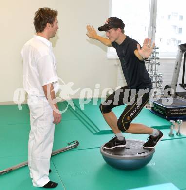 Schispringen. Training, Reha in der Privatklinik Maria Hilf. Thomas Morgenstern. Klagenfurt, am 23.12.2010.
Foto: Kuess
---
pressefotos, pressefotografie, kuess, qs, qspictures, sport, bild, bilder, bilddatenbank