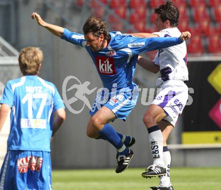 Fussball Regionalliga. SAK gegen GAK. Patrick Lausegger (SAK), Roland Kollmann (GAK), Klagenfurt, am 7.5.2011.
Foto: Kuess
---
pressefotos, pressefotografie, kuess, qs, qspictures, sport, bild, bilder, bilddatenbank