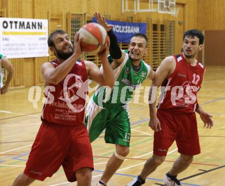 Basketball Kaerntner Liga. WSG Radenthein gegen KOS Klagenfurt/Celovec. Patrick Biedermann, Peter Gleissner (Radenthein), Denis Hvalec (KOS). Radenthein, am 7.5.2011.
Foto: Kuess 
---
pressefotos, pressefotografie, kuess, qs, qspictures, sport, bild, bilder, bilddatenbank