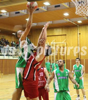 Basketball Kaerntner Liga. WSG Radenthein gegen KOS Klagenfurt/Celovec. Martin Steiner (Radenthein), Ziga Fermentin (KOS). Radenthein, am 7.5.2011.
Foto: Kuess 
---
pressefotos, pressefotografie, kuess, qs, qspictures, sport, bild, bilder, bilddatenbank