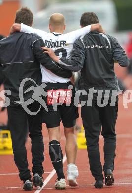 Fussball Erste Liga. WAC/St. Andrae gegen Vienna. Verletzung, verletzt. Stephan Stueckler (WAC). Wolfsberg, 29.4.2011
Foto: Kuess

---
pressefotos, pressefotografie, kuess, qs, qspictures, sport, bild, bilder, bilddatenbank