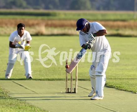 Cricket Club Velden. Latschach, 25.8.2010.
Foto: Kuess
---
pressefotos, pressefotografie, kuess, qs, qspictures, sport, bild, bilder, bilddatenbank