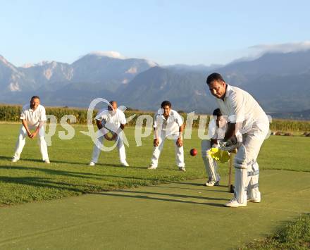 Cricket Club Velden. Latschach, 25.8.2010.
Foto: Kuess
---
pressefotos, pressefotografie, kuess, qs, qspictures, sport, bild, bilder, bilddatenbank