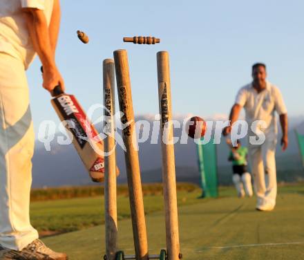 Cricket Club Velden. Latschach, 25.8.2010.
Foto: Kuess
---
pressefotos, pressefotografie, kuess, qs, qspictures, sport, bild, bilder, bilddatenbank