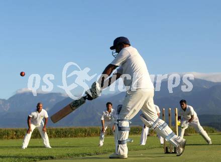 Cricket Club Velden. Latschach, 25.8.2010.
Foto: Kuess
---
pressefotos, pressefotografie, kuess, qs, qspictures, sport, bild, bilder, bilddatenbank