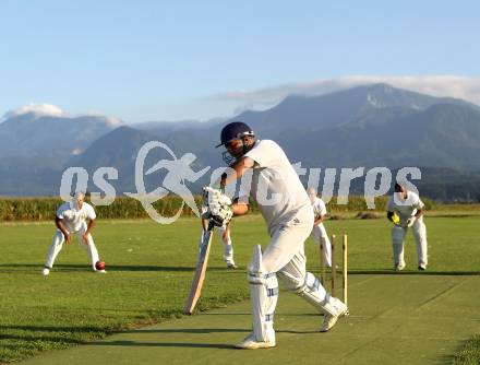 Cricket Club Velden. Latschach, 25.8.2010.
Foto: Kuess
---
pressefotos, pressefotografie, kuess, qs, qspictures, sport, bild, bilder, bilddatenbank