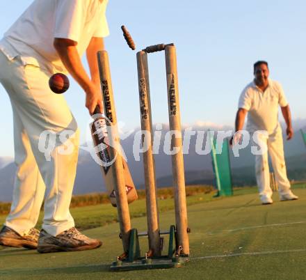 Cricket Club Velden. Latschach, 25.8.2010.
Foto: Kuess
---
pressefotos, pressefotografie, kuess, qs, qspictures, sport, bild, bilder, bilddatenbank