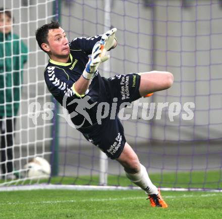 Fussball Regionalliga. SG SK Austria Klagenfurt gegen Feldkirchen SV. Hans Joachim Thamer (Feldkirchen). Klagenfurt, am 29.4.2011.
Foto: Kuess
---
pressefotos, pressefotografie, kuess, qs, qspictures, sport, bild, bilder, bilddatenbank