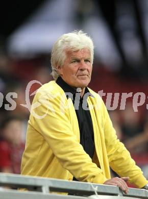 Fussball. Regionalliga. SK Austria Klagenfurt gegen SAK. Trainer Alois Jagodic auf der Tribuehne (SAK). Klagenfurt, 13.5.2011.
Foto: Kuess
---
pressefotos, pressefotografie, kuess, qs, qspictures, sport, bild, bilder, bilddatenbank