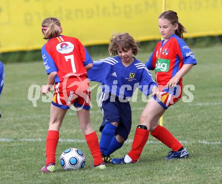 Fussball Girlies Cup. Deinsdorf, am 14.5.2011.
Foto: Kuess
---
pressefotos, pressefotografie, kuess, qs, qspictures, sport, bild, bilder, bilddatenbank