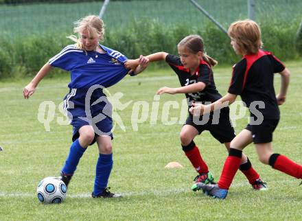 Fussball Girlies Cup. Deinsdorf, am 14.5.2011.
Foto: Kuess
---
pressefotos, pressefotografie, kuess, qs, qspictures, sport, bild, bilder, bilddatenbank