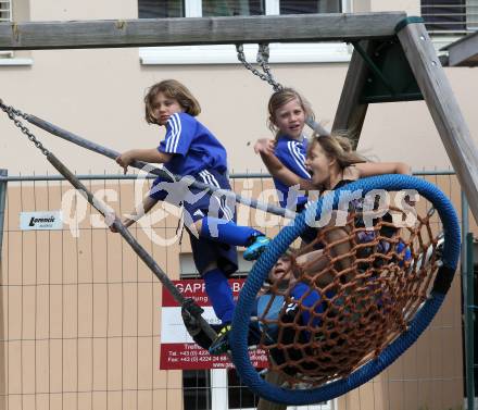 Fussball Girlies Cup. Deinsdorf, am 14.5.2011.
Foto: Kuess
---
pressefotos, pressefotografie, kuess, qs, qspictures, sport, bild, bilder, bilddatenbank