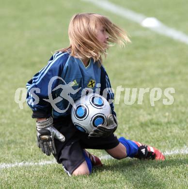 Fussball Girlies Cup. Deinsdorf, am 14.5.2011.
Foto: Kuess
---
pressefotos, pressefotografie, kuess, qs, qspictures, sport, bild, bilder, bilddatenbank