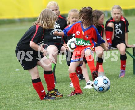 Fussball Girlies Cup. Deinsdorf, am 14.5.2011.
Foto: Kuess
---
pressefotos, pressefotografie, kuess, qs, qspictures, sport, bild, bilder, bilddatenbank