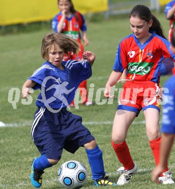 Fussball Girlies Cup. Deinsdorf, am 14.5.2011.
Foto: Kuess
---
pressefotos, pressefotografie, kuess, qs, qspictures, sport, bild, bilder, bilddatenbank