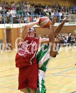 Basketball Kaerntner Liga. WSG Radenthein gegen KOS Klagenfurt/Celovec. Miha Sfiligoj (Radenthein), Adalberto Gonzales (KOS). Radenthein, am 14.5.2011.
Foto: Kuess
---
pressefotos, pressefotografie, kuess, qs, qspictures, sport, bild, bilder, bilddatenbank