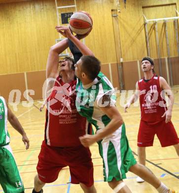 Basketball Kaerntner Liga. WSG Radenthein gegen KOS Klagenfurt/Celovec. Martin Steiner (Radenthein), Denis Hvalec (KOS). Radenthein, am 14.5.2011.
Foto: Kuess
---
pressefotos, pressefotografie, kuess, qs, qspictures, sport, bild, bilder, bilddatenbank