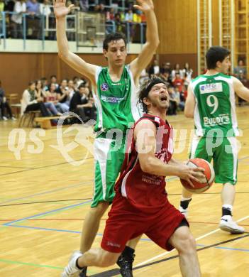 Basketball Kaerntner Liga. WSG Radenthein gegen KOS Klagenfurt/Celovec. Miha Sfiligoj (Radenthein), Rok Papic (KOS). Radenthein, am 14.5.2011.
Foto: Kuess
---
pressefotos, pressefotografie, kuess, qs, qspictures, sport, bild, bilder, bilddatenbank