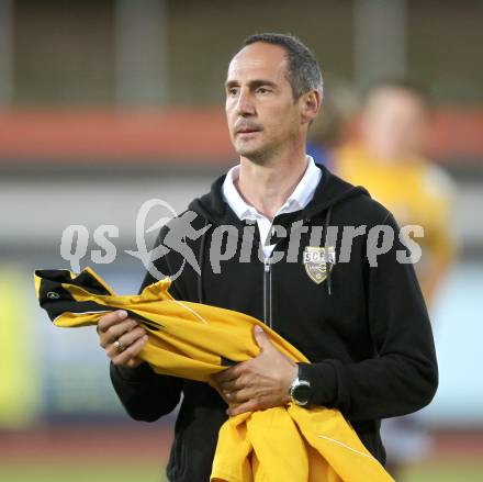 Fussball Erste Liga. WAC/St. Andrae gegen Cashpoint SCR Altach.  Trainer Adolf Huetter (Altach). Wolfsberg, 17.5.2011
Foto: Kuess

---
pressefotos, pressefotografie, kuess, qs, qspictures, sport, bild, bilder, bilddatenbank