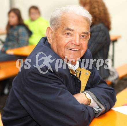 Fussball. Einweihung des Fussballplatzes in Ludmannsdorf. Franz Gasser. Ludmansdorf, 15.5.2011.
Foto: Kuess
---
pressefotos, pressefotografie, kuess, qs, qspictures, sport, bild, bilder, bilddatenbank