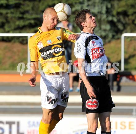 Fussball Erste Liga. WAC/St. Andrae gegen Cashpoint SCR Altach.  Christian Falk,  (WAC), Philipp Netzer (Altach). Wolfsberg, 17.5.2011
Foto: Kuess

---
pressefotos, pressefotografie, kuess, qs, qspictures, sport, bild, bilder, bilddatenbank